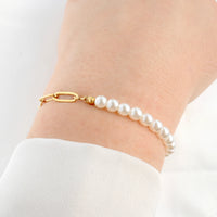 Armband "Half pearl" von Blueye Jewelry