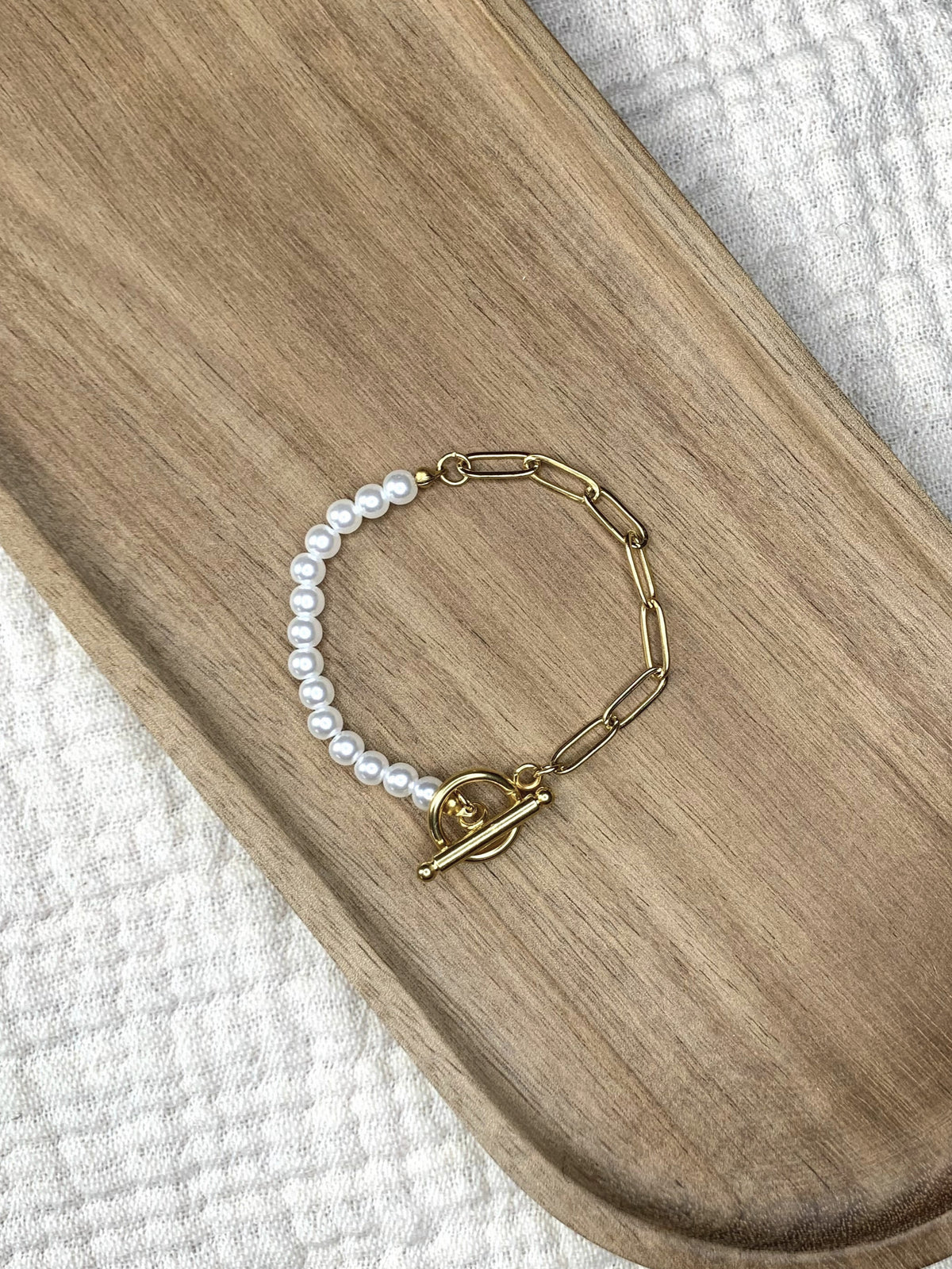 Armband "Half pearl" von Blueye Jewelry